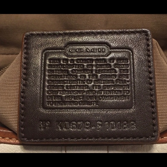 ❤️AUTHENTIC❤️COACH W WhiteBag/Purse Free wristlet - Picture 4 of 8